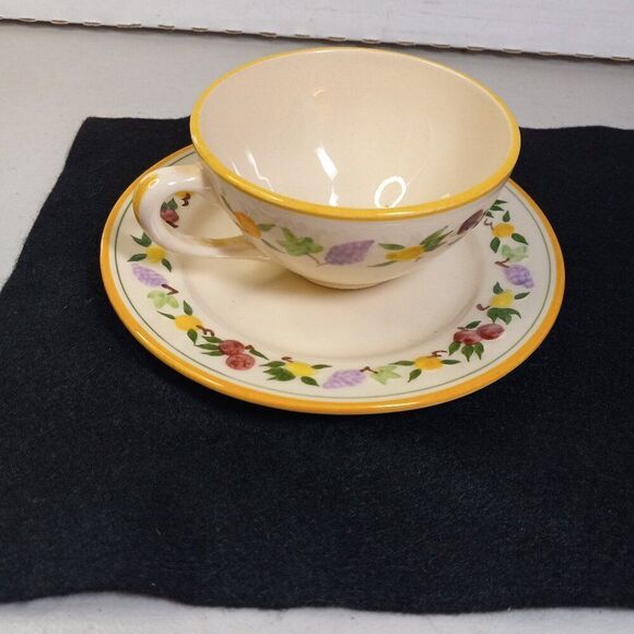 Vintage Franciscan Small Fruit design Cup/Saucer Cottagecore Grandmacore Kitsch - Picture 3 of 9